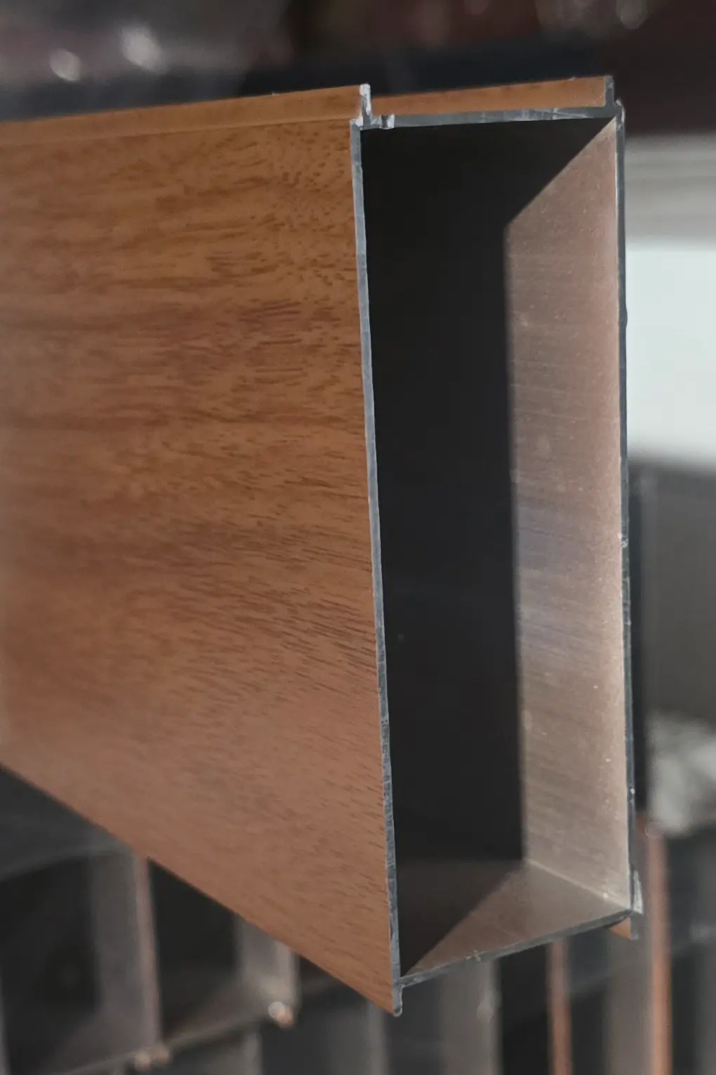 MADERA NOGAL-Melon HEAVY SIN RAYITA 19' (VIETNAM)