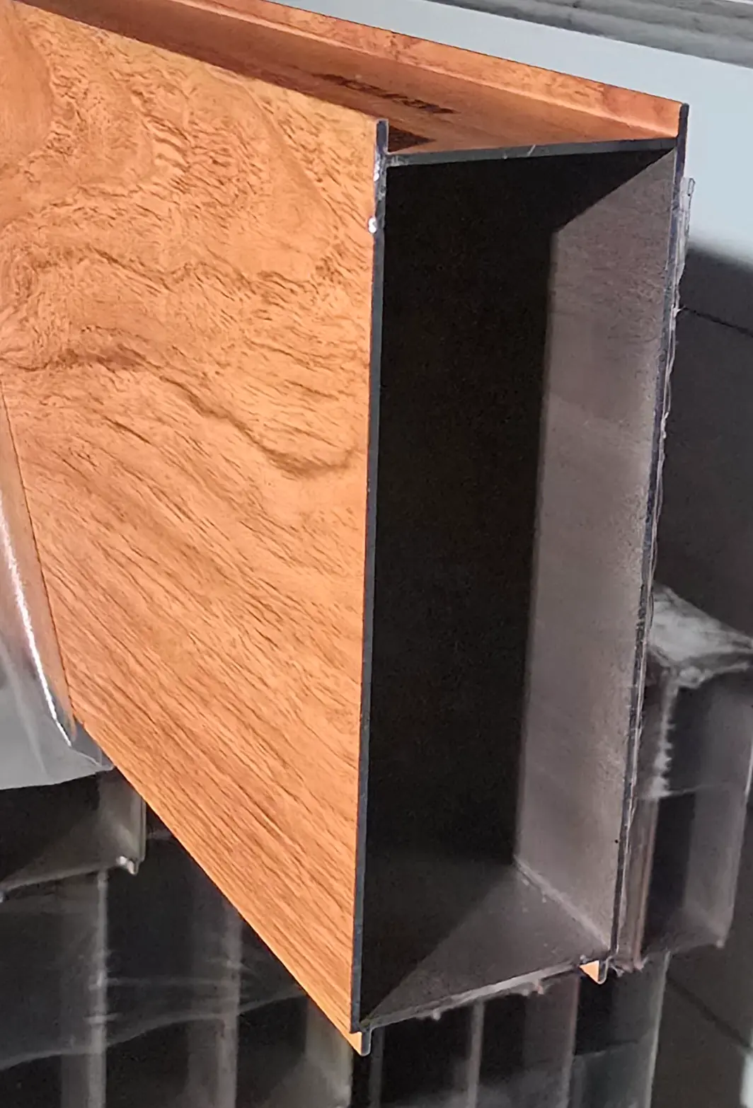 MADERA ROBLE-Melon HEAVY SIN RAYITA 19' (VIETNAM)