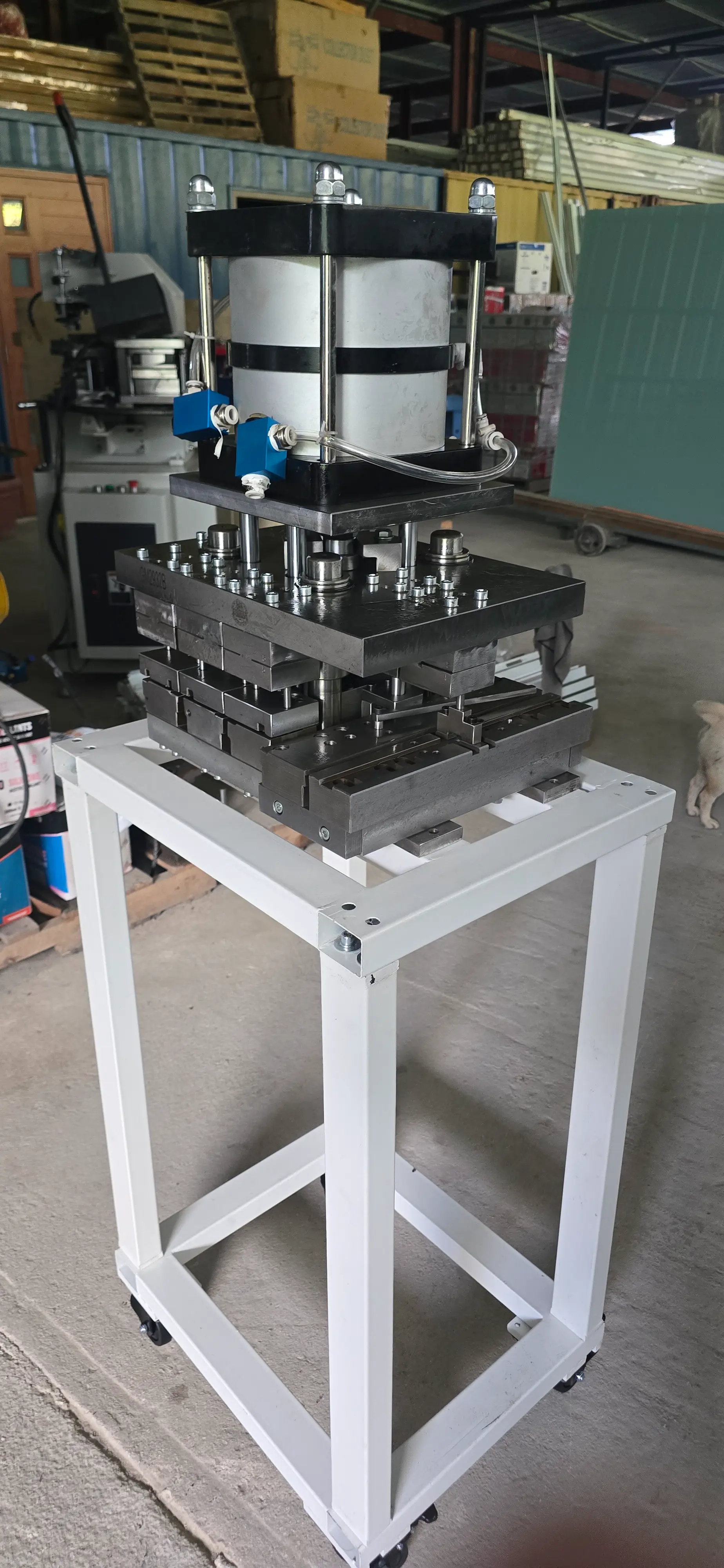 MAQUINA - 5 EN 1 PONCHADORA NEUMATICA